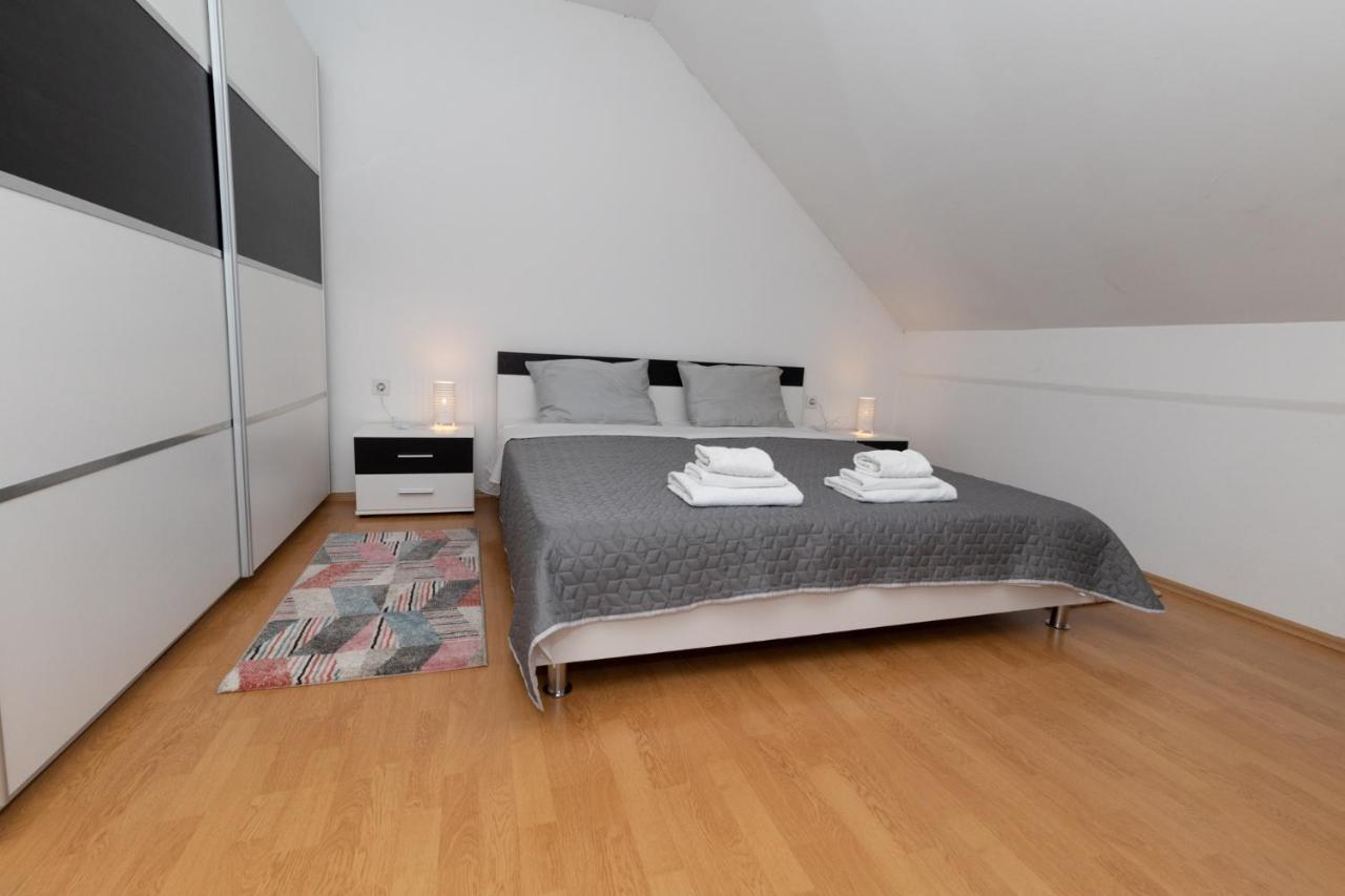 Apartman Skender 3* Ravna Gora Apartment Ngoại thất bức ảnh