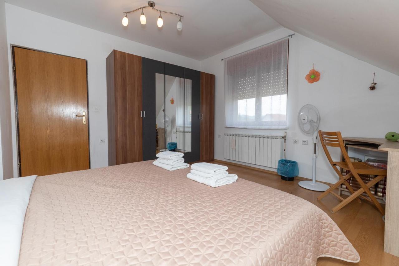 Apartman Skender 3* Ravna Gora Apartment Ngoại thất bức ảnh